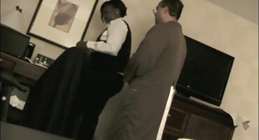 sex thủ dâm hs Cô gái da trắng đầu hàng nhà phim sex trâm anh sản xuất da đen để vào video.